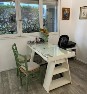 Houria Guerrouache Paris 20, Professionnel indépendant